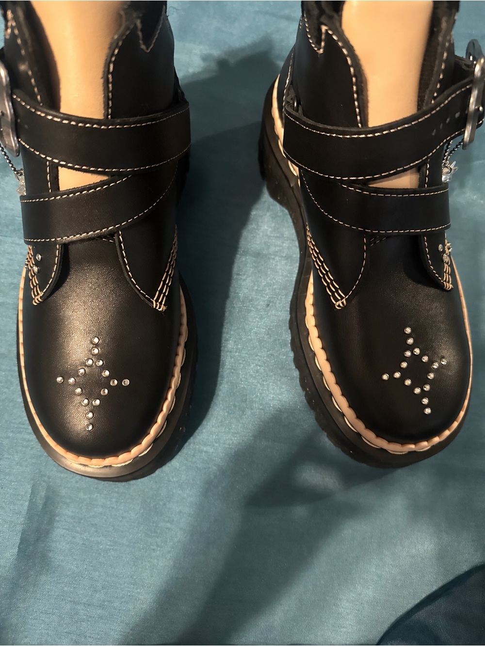 NEW Rare Dr. Martens Caitie Leather Buckle Platform Boots 🖤🎀 - Picture 5 of 6